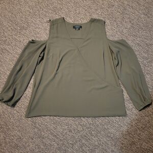 Green Cut Out 3/4 Sleeve Blouse